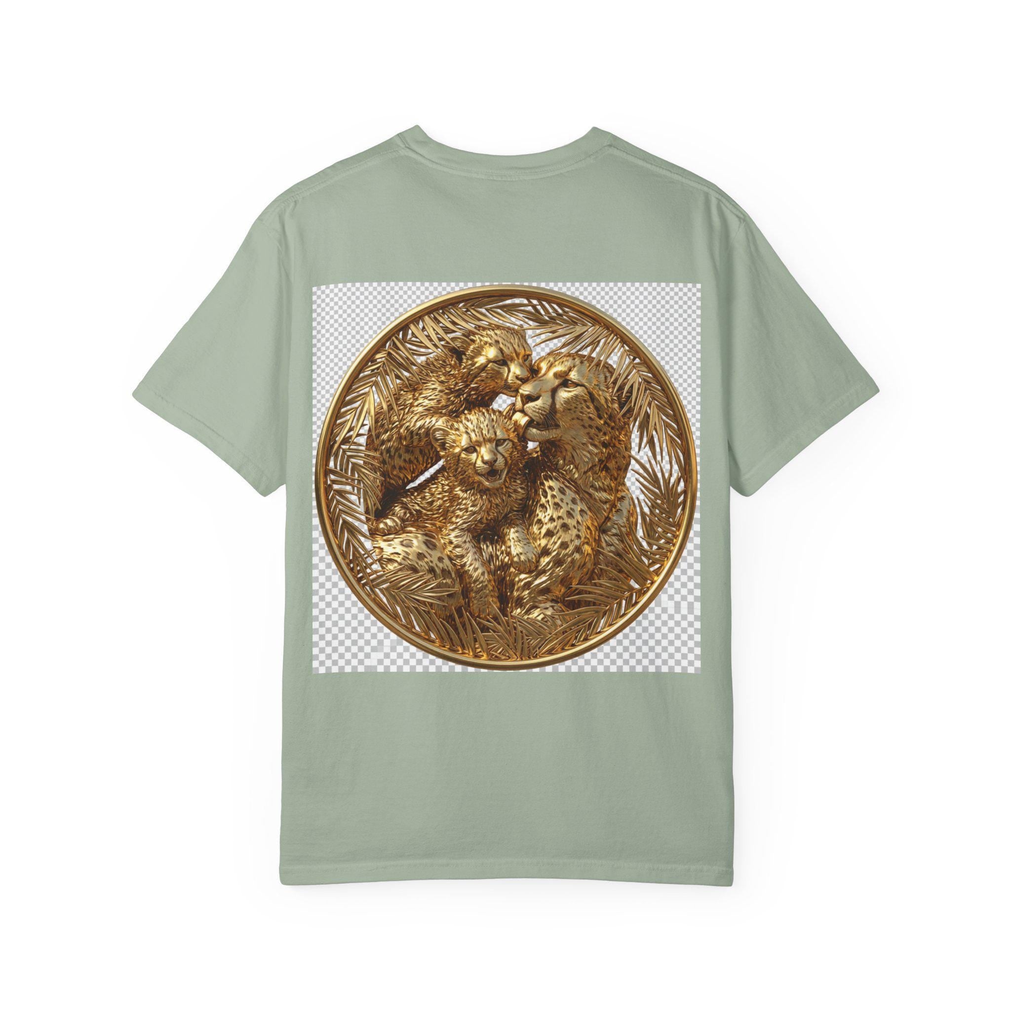 Cheetah Mum & Two Cubs Loving Wildlife Family Moment Gold Print T-Shirt