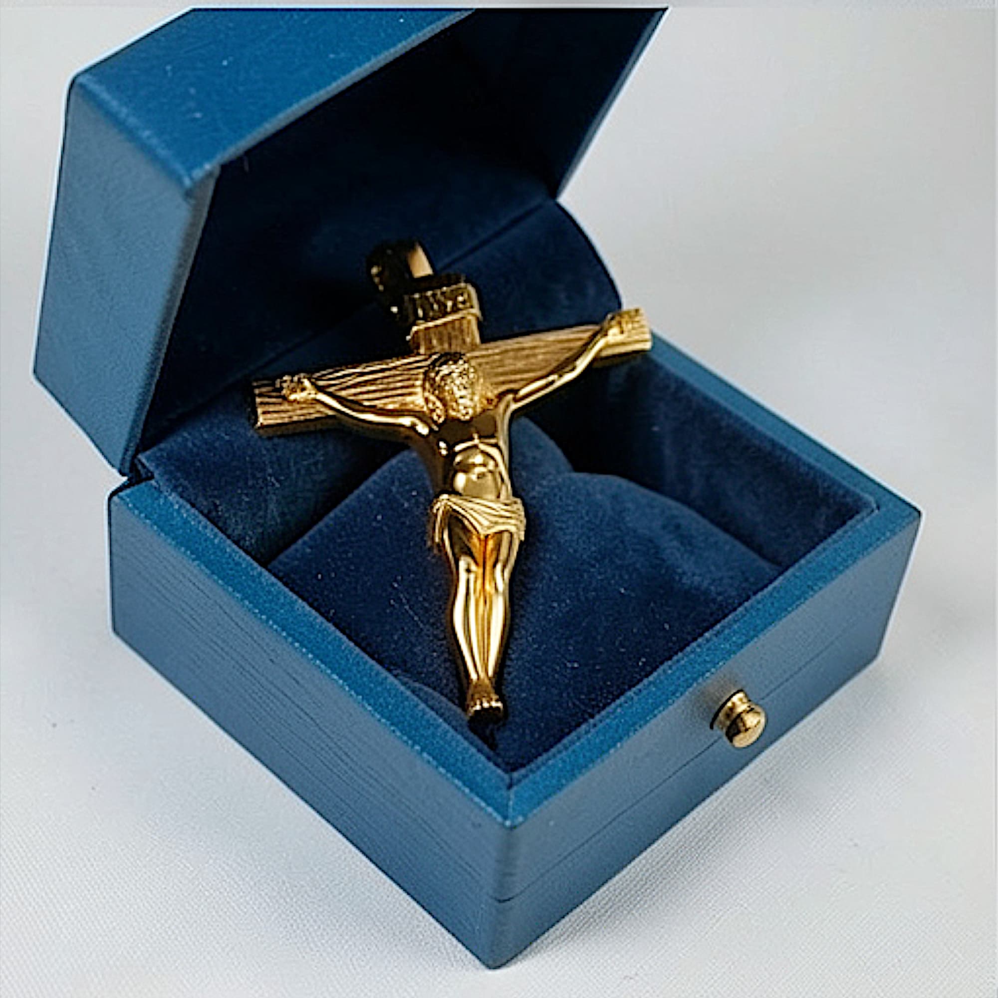 Polished Silver & Brass Crucifix Pendant 25x8x12mm – Wood Texture Cross – INRI Religious Charm