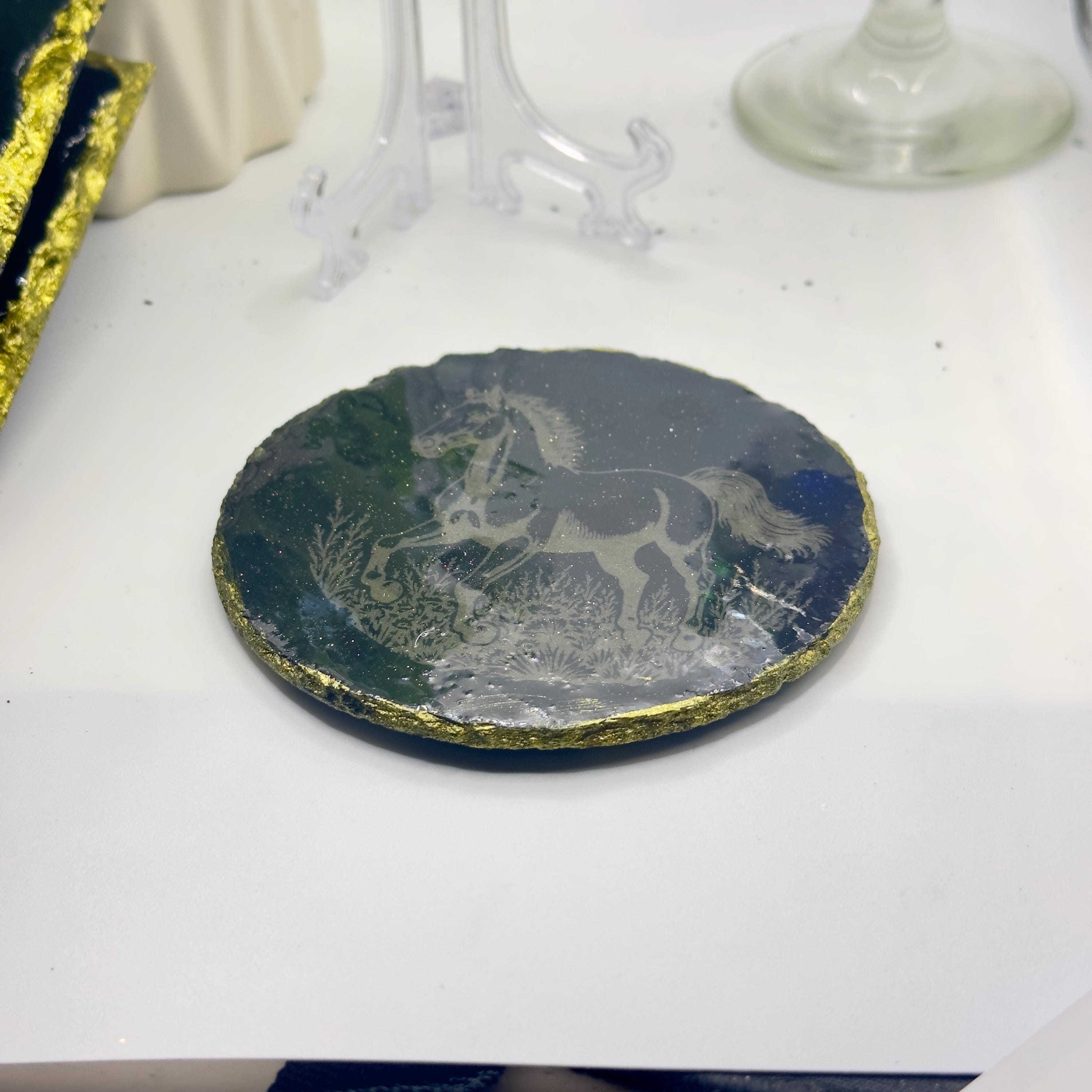 Galloping Horse Slate Coaster | Gold Rim & Epoxy Finish | Handmade Equestrian Decor | Unique Gift