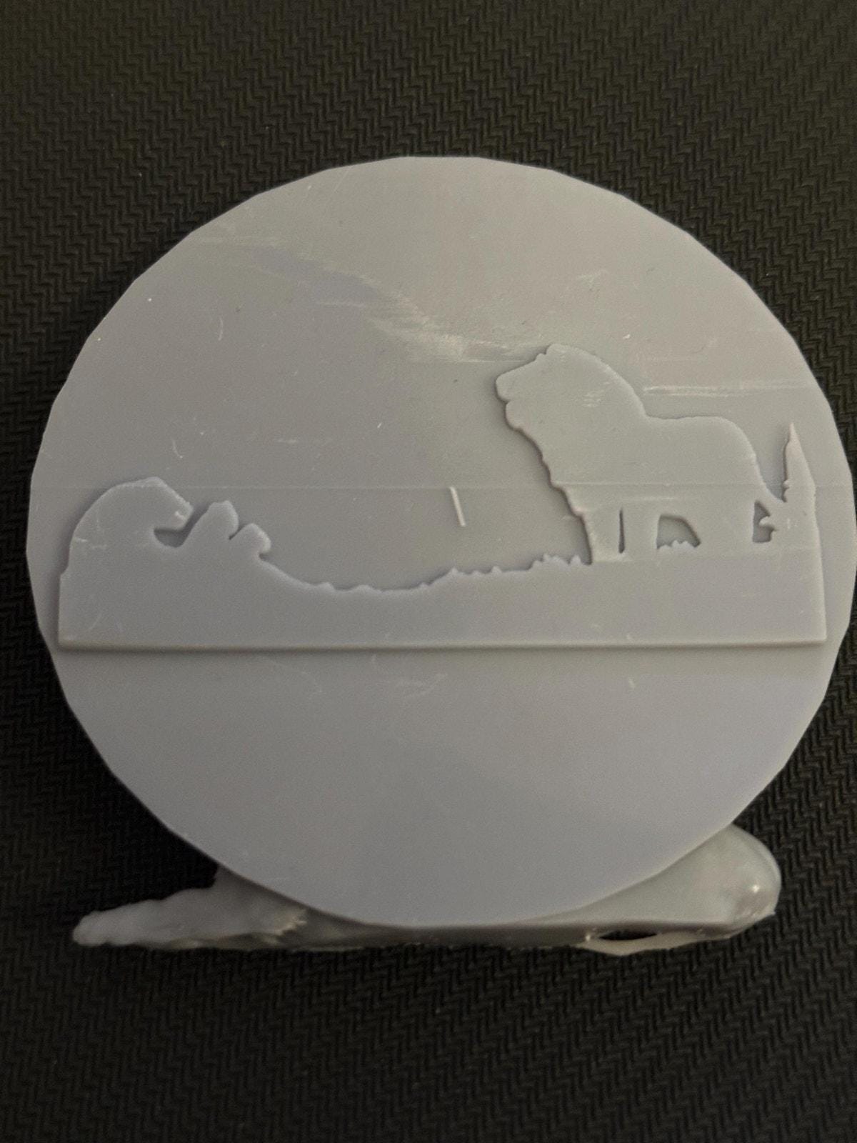 Majestic Lion in Savannah – Wildlife Sculpture/Decor