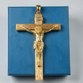 Polished Gold Crucifix Pendant 25x8x12mm – Wood Texture Cross – INRI Religious Charm