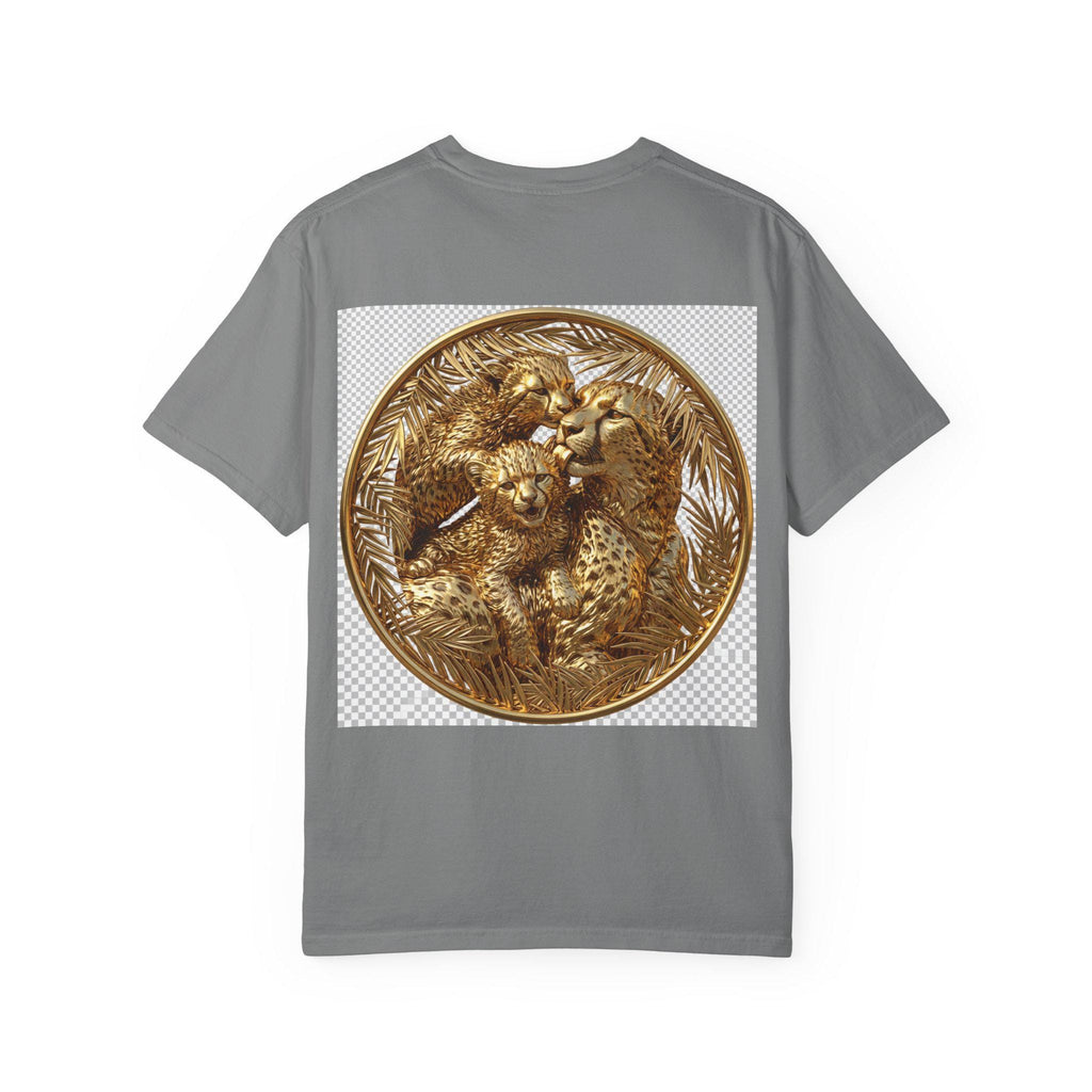 Cheetah Mum & Two Cubs Loving Wildlife Family Moment Gold Print T-Shirt