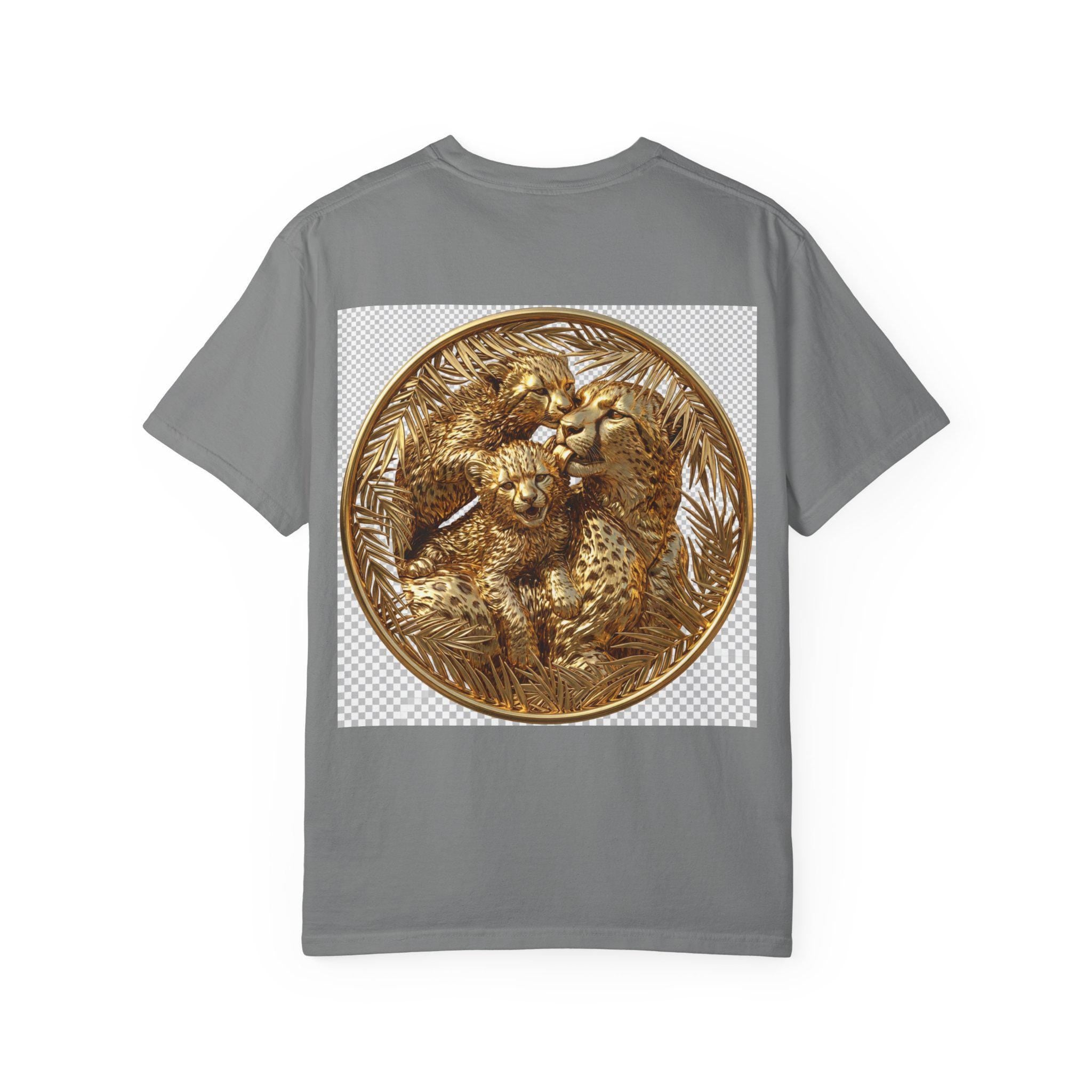 Cheetah Mum & Two Cubs Loving Wildlife Family Moment Gold Print T-Shirt